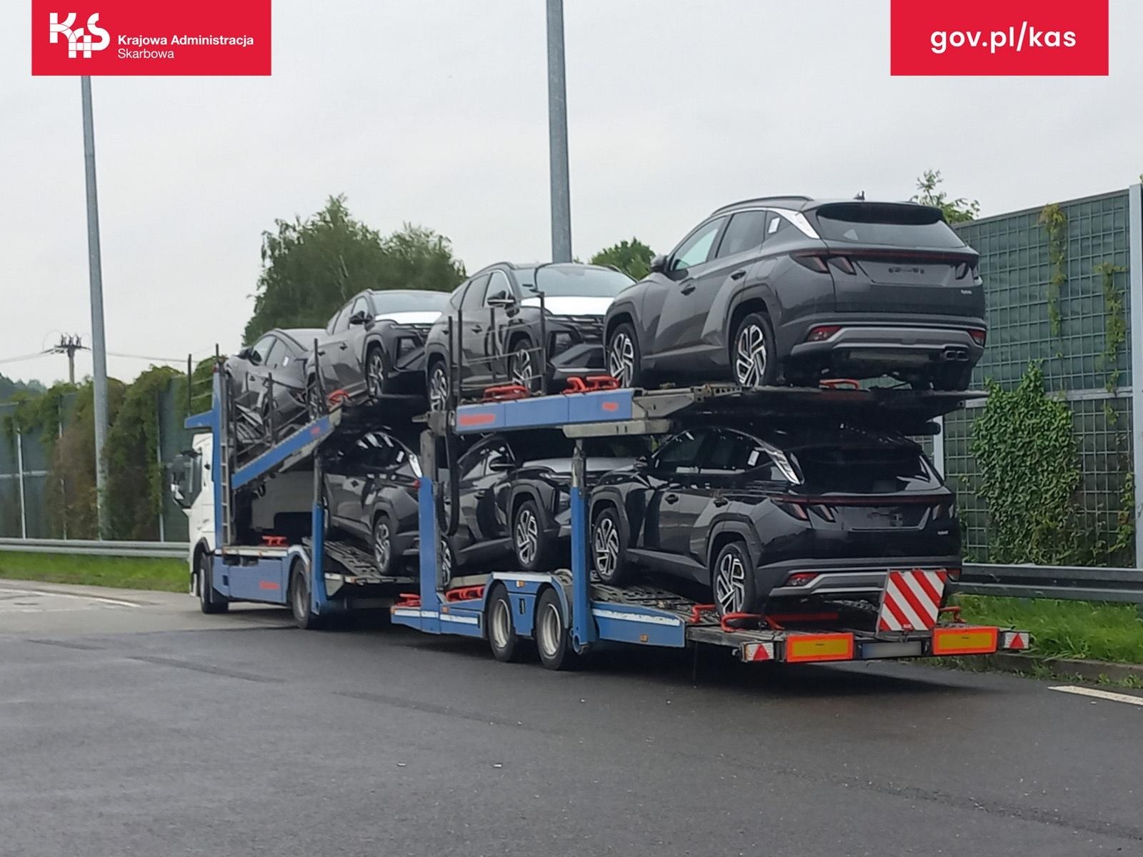 Zdjęcie w galerii na portalu naszraciborz.pl: Mandaty dla nieuczciwych kierowców i przewoźników. KAS kontroluje również czas pracy kierowców wiadomości z regionu