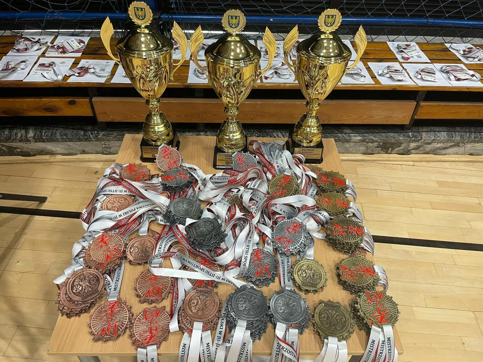 Zdjęcie w galerii na portalu naszraciborz.pl: Łamatorzy z medalami Mistrzostw Polski wiadomości z regionu