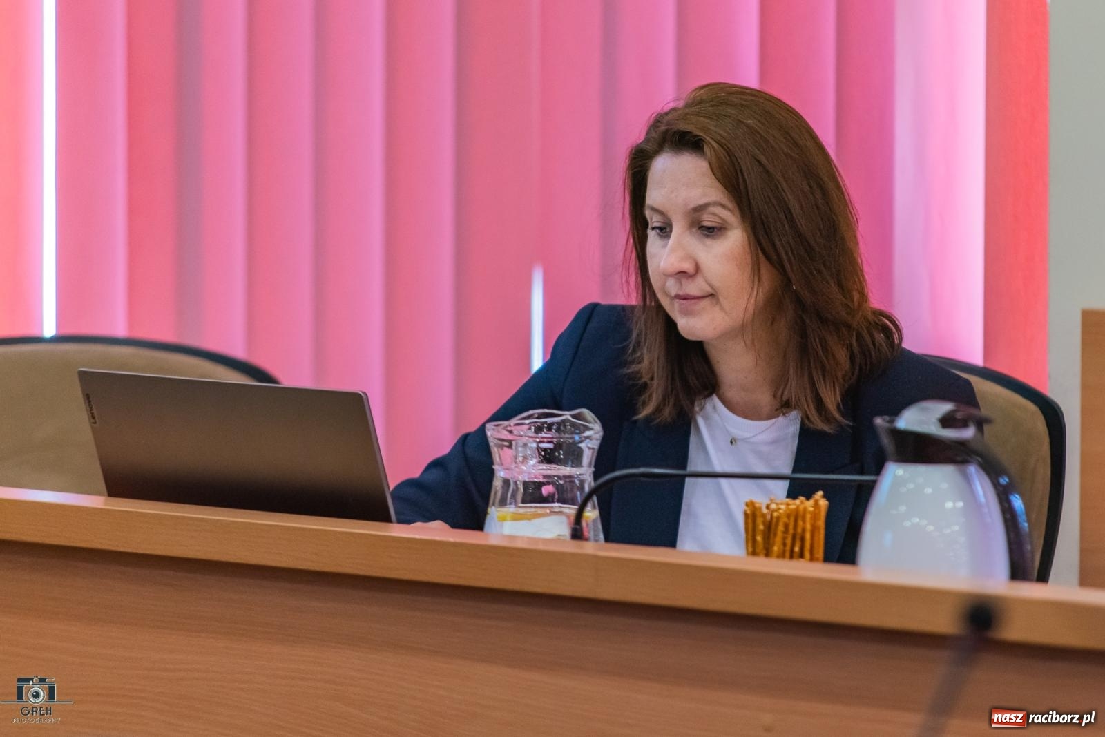 Zdjęcie w galerii na portalu naszraciborz.pl: Zamiast na oświetlenie kościoła, na podwyżki dla nauczycieli wiadomości z regionu