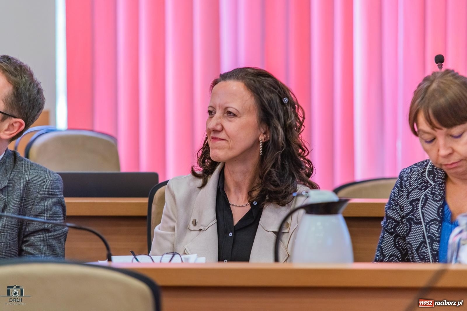 Zdjęcie w galerii na portalu naszraciborz.pl: Zamiast na oświetlenie kościoła, na podwyżki dla nauczycieli wiadomości z regionu