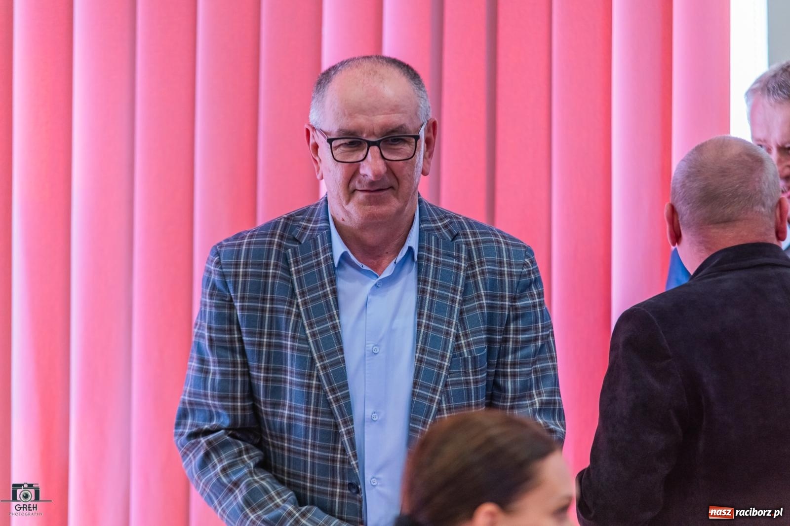 Zdjęcie w galerii na portalu naszraciborz.pl: Zamiast na oświetlenie kościoła, na podwyżki dla nauczycieli wiadomości z regionu