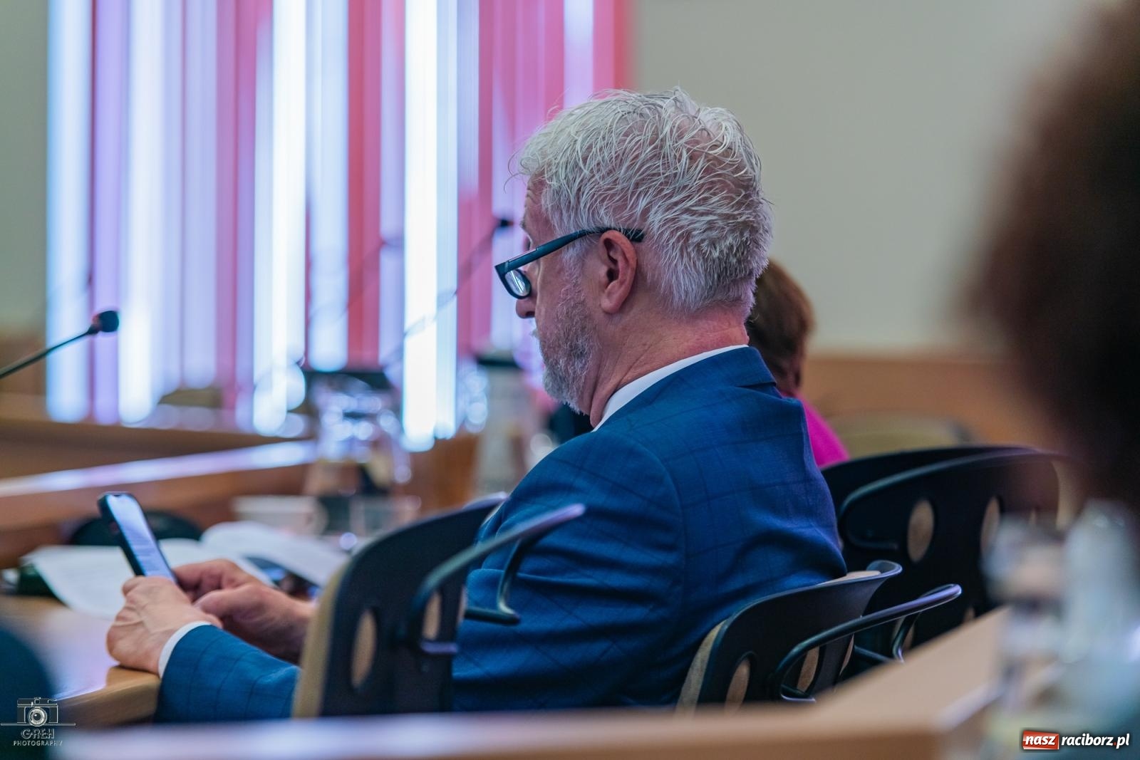 Zdjęcie w galerii na portalu naszraciborz.pl: Zamiast na oświetlenie kościoła, na podwyżki dla nauczycieli wiadomości z regionu