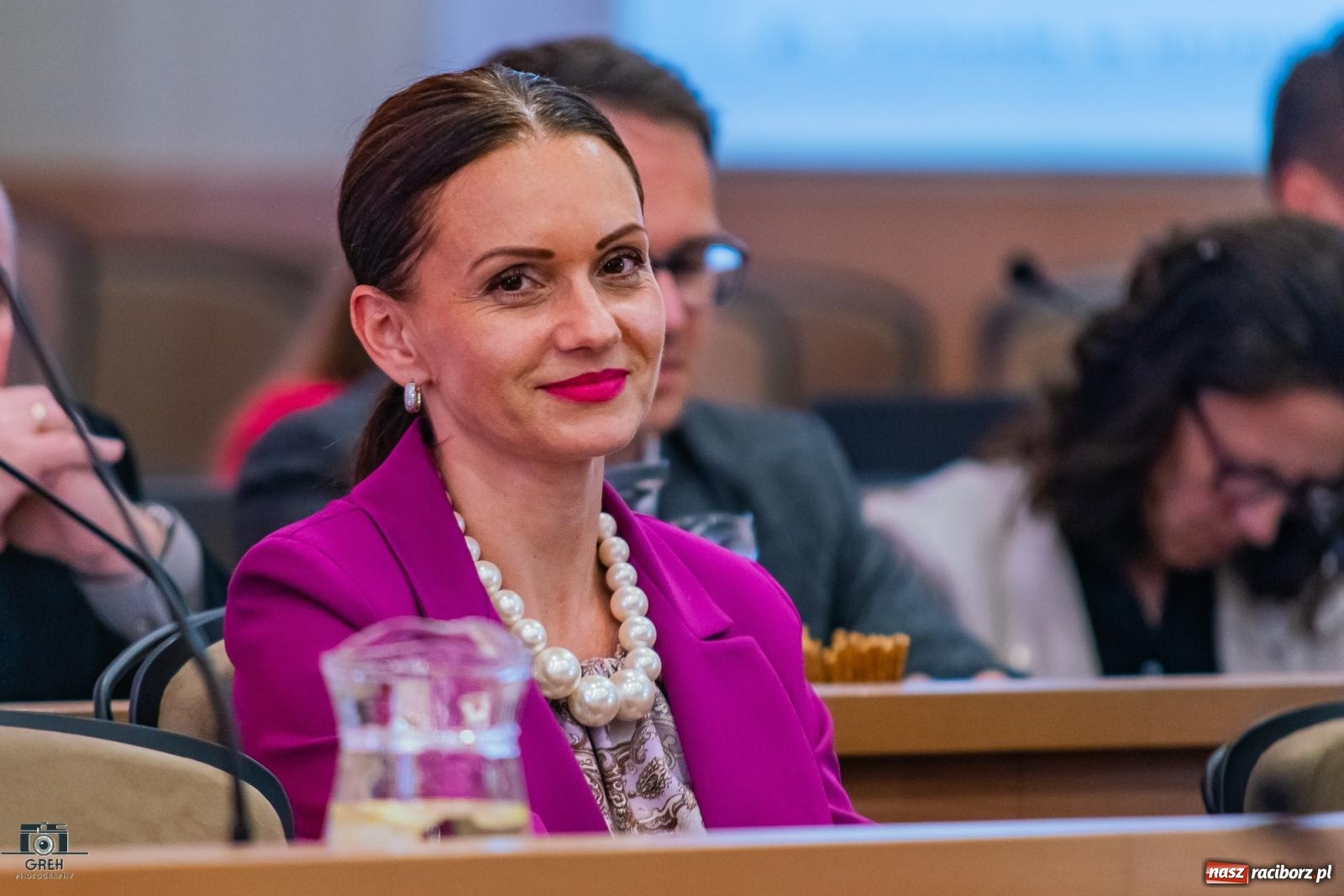 Zdjęcie w galerii na portalu naszraciborz.pl: Zamiast na oświetlenie kościoła, na podwyżki dla nauczycieli wiadomości z regionu