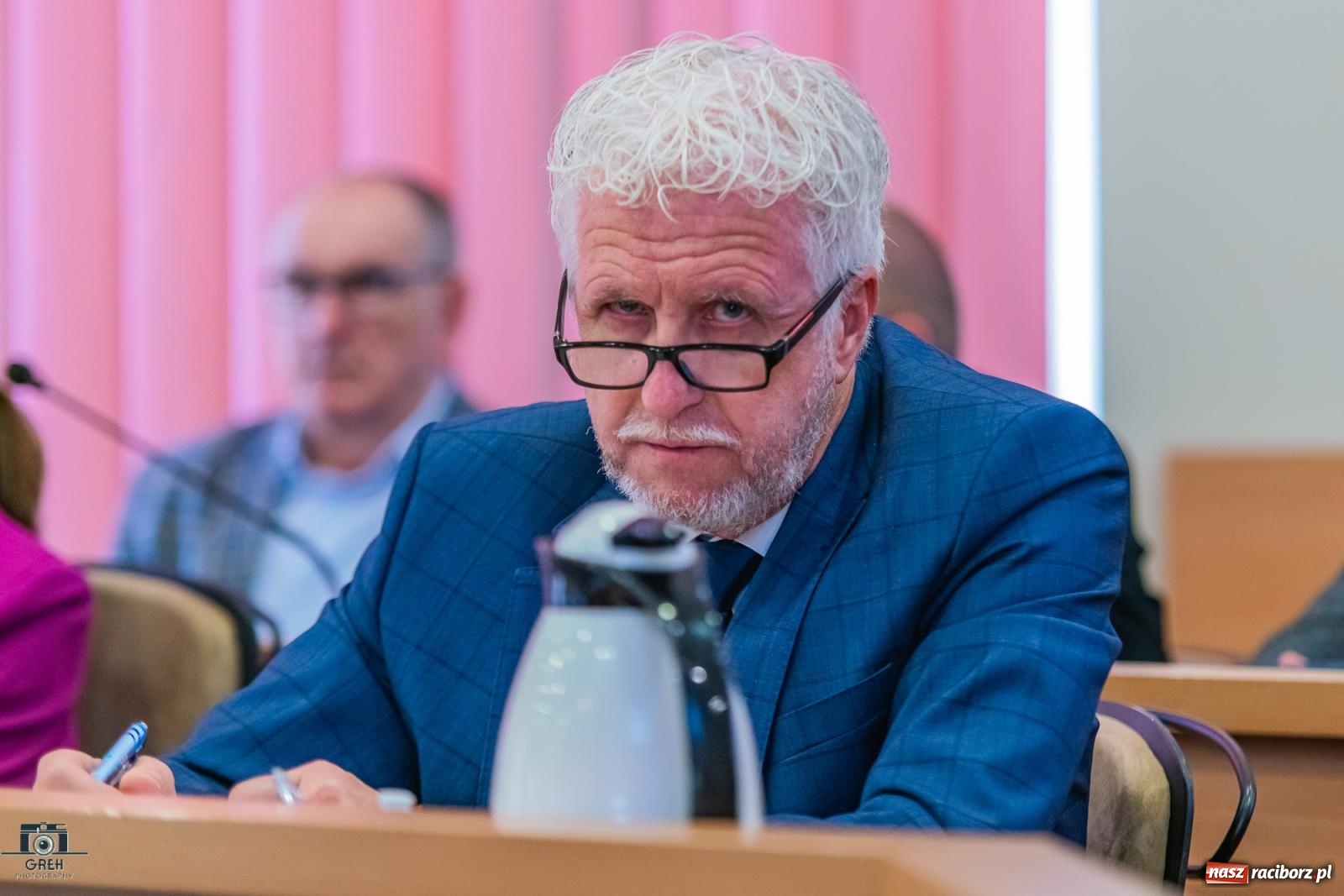 Zdjęcie w galerii na portalu naszraciborz.pl: Zamiast na oświetlenie kościoła, na podwyżki dla nauczycieli wiadomości z regionu