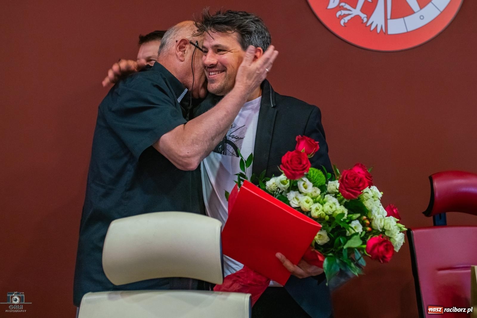 Zdjęcie w galerii na portalu naszraciborz.pl: Zamiast na oświetlenie kościoła, na podwyżki dla nauczycieli wiadomości z regionu