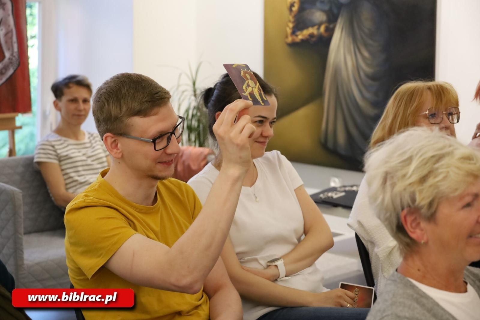 Zdjęcie w galerii na portalu naszraciborz.pl: Biblioteka z pasją: Patrycja Chomiczewska o sile nawyków wiadomości z regionu