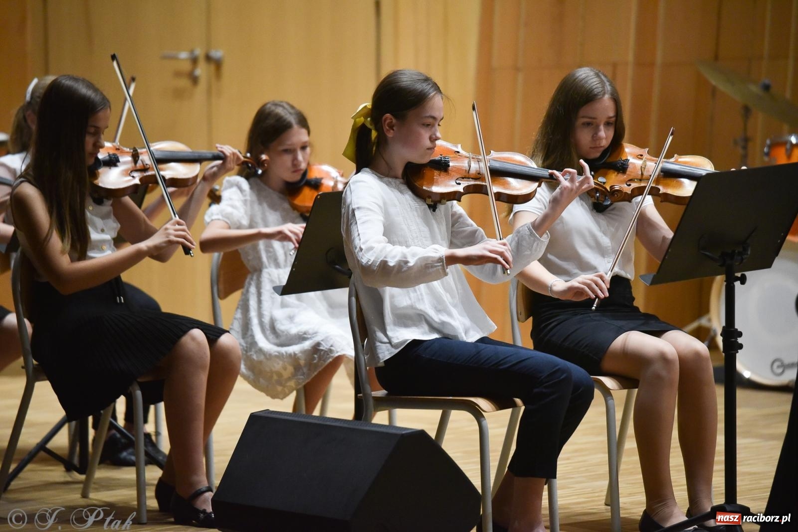 Zdjęcie w galerii na portalu naszraciborz.pl: Koncert Letni w raciborskiej szkole muzycznej wiadomości z regionu