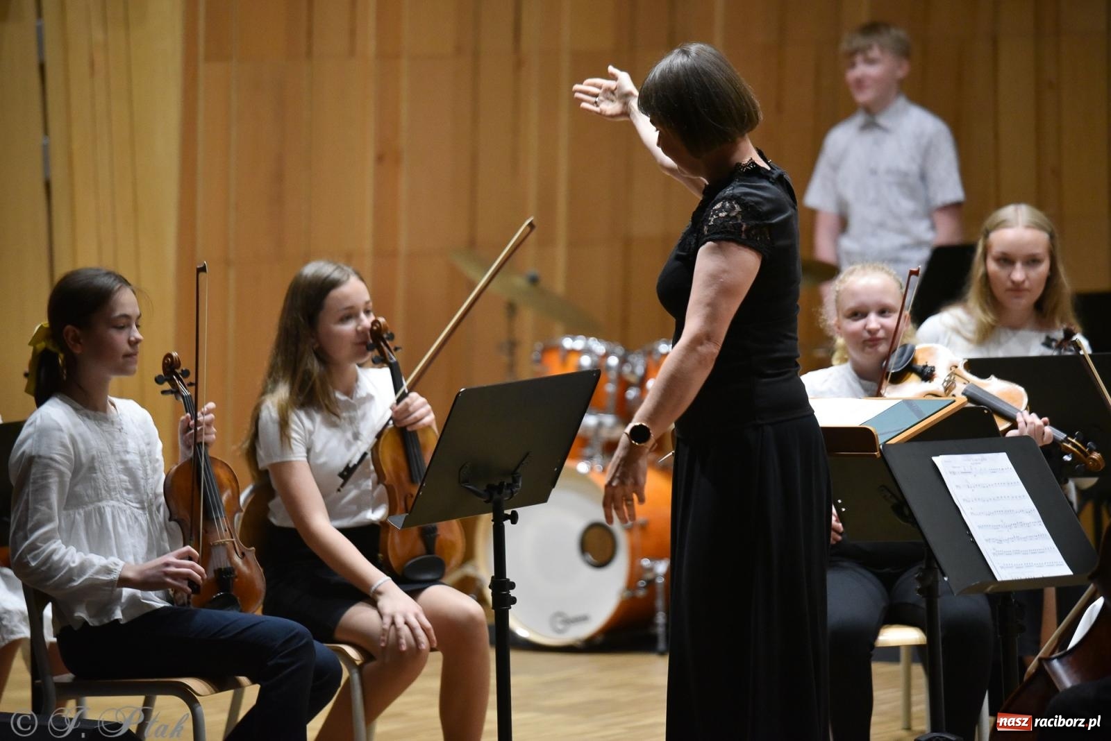 Zdjęcie w galerii na portalu naszraciborz.pl: Koncert Letni w raciborskiej szkole muzycznej wiadomości z regionu