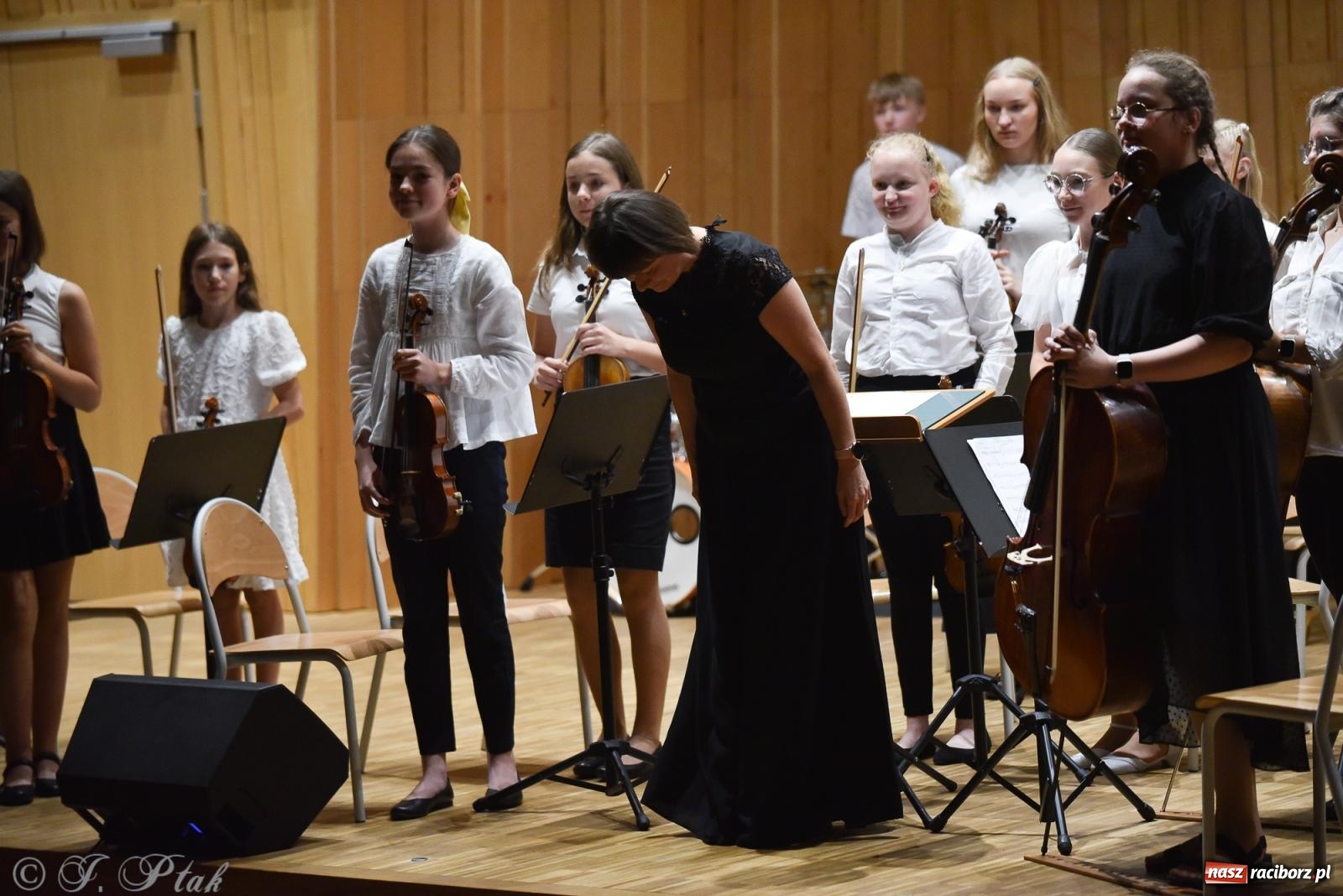 Zdjęcie w galerii na portalu naszraciborz.pl: Koncert Letni w raciborskiej szkole muzycznej wiadomości z regionu