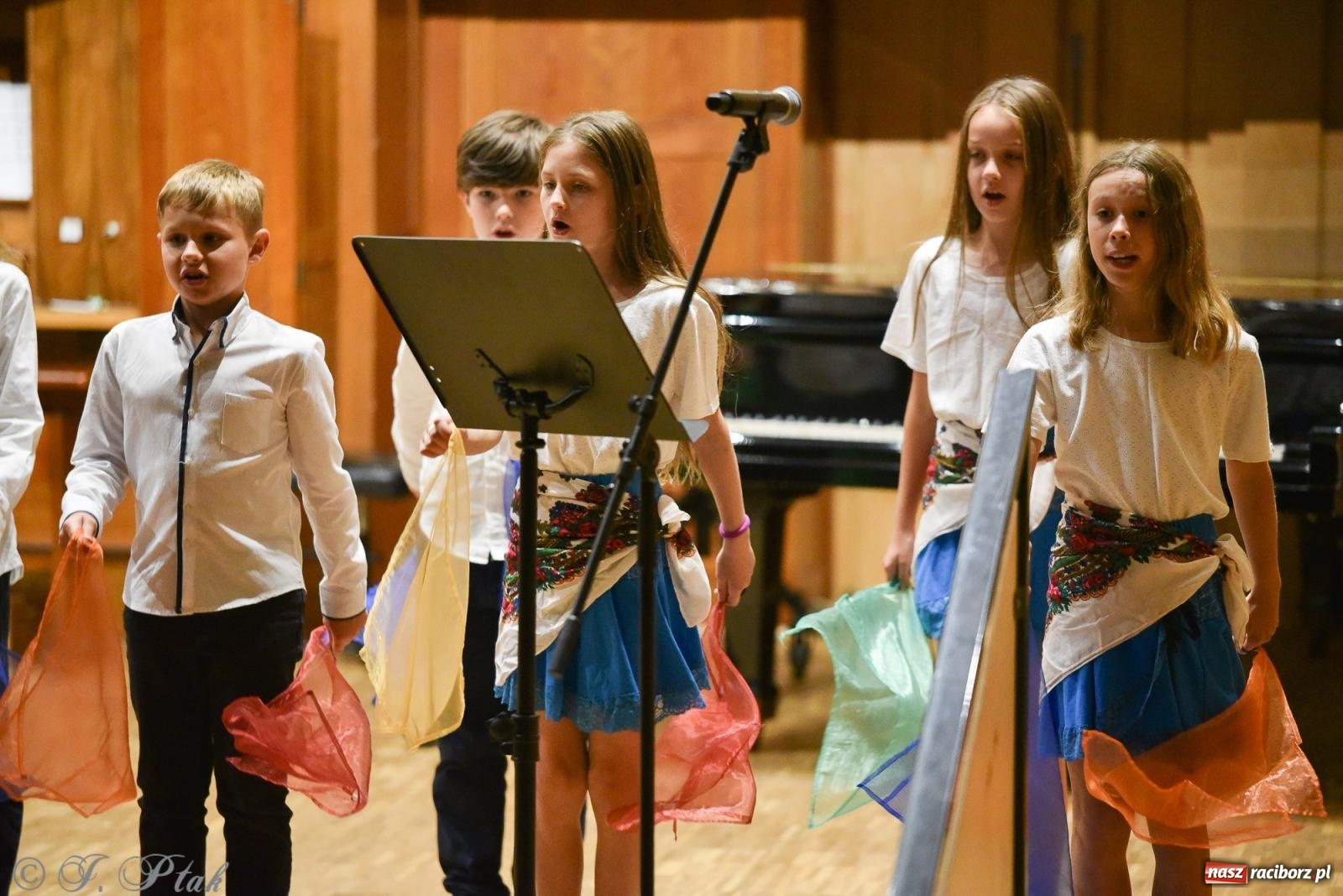 Zdjęcie w galerii na portalu naszraciborz.pl: Koncert Letni w raciborskiej szkole muzycznej wiadomości z regionu