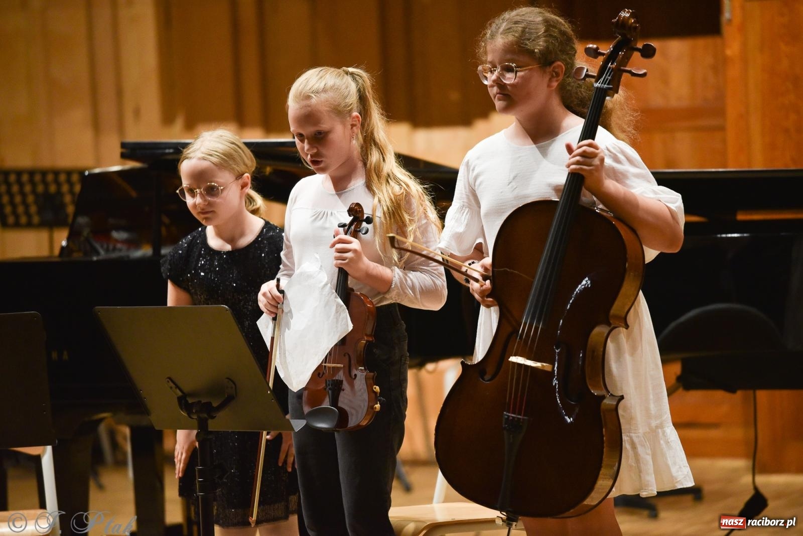 Zdjęcie w galerii na portalu naszraciborz.pl: Koncert Letni w raciborskiej szkole muzycznej wiadomości z regionu