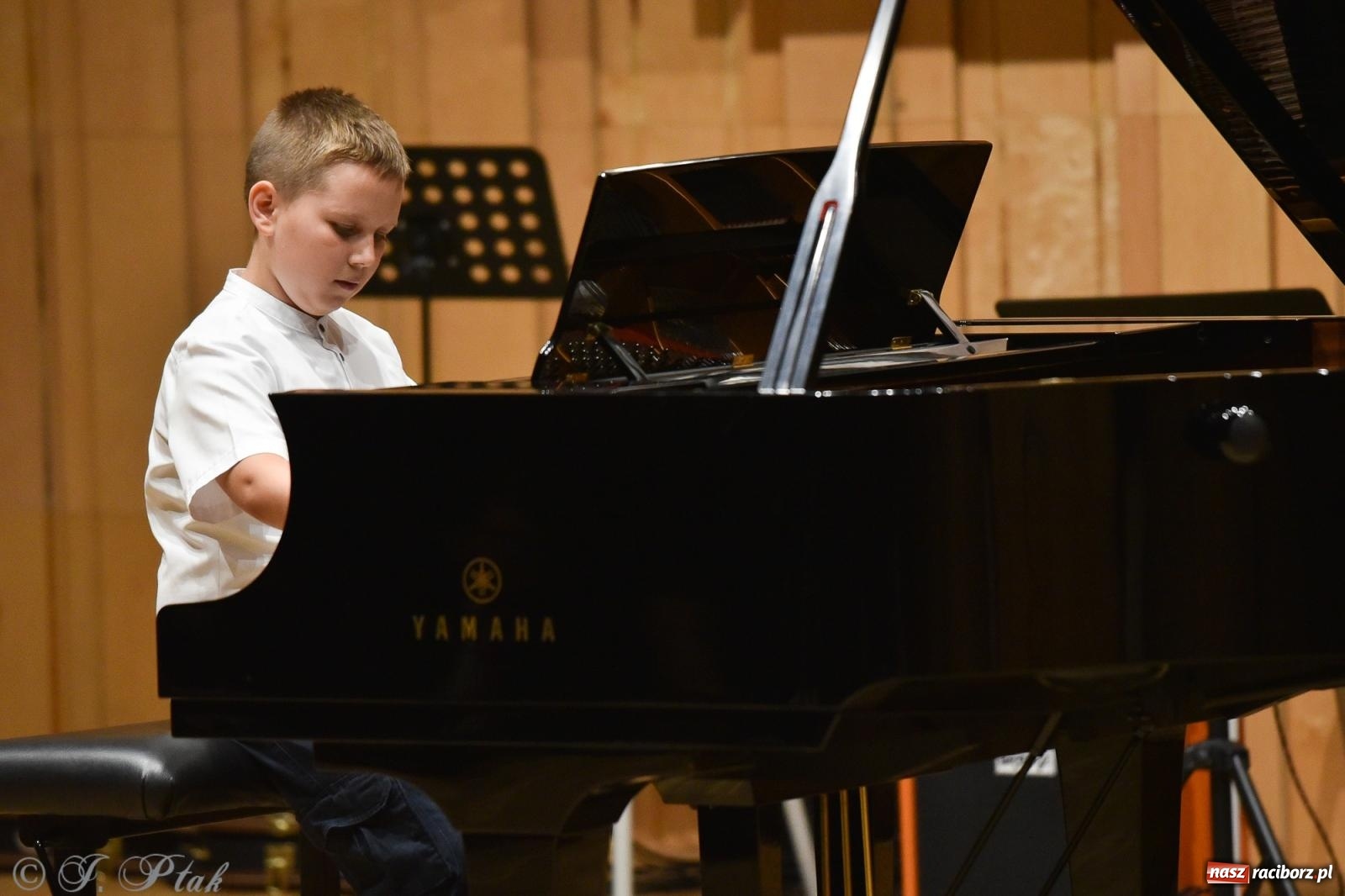 Zdjęcie w galerii na portalu naszraciborz.pl: Koncert Letni w raciborskiej szkole muzycznej wiadomości z regionu