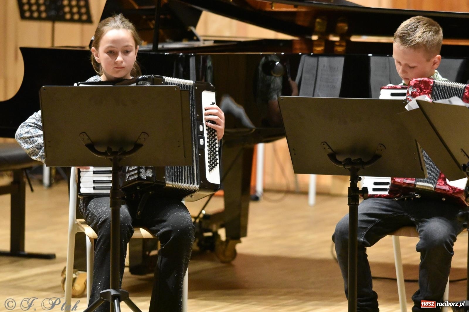 Zdjęcie w galerii na portalu naszraciborz.pl: Koncert Letni w raciborskiej szkole muzycznej wiadomości z regionu
