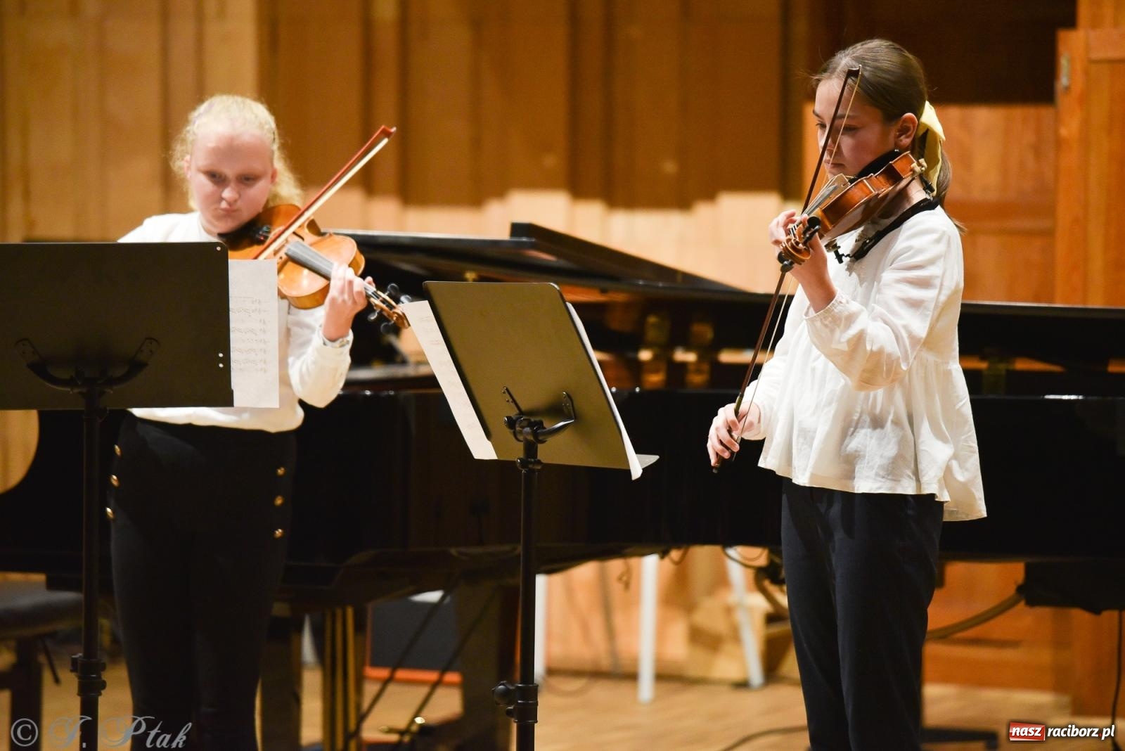 Zdjęcie w galerii na portalu naszraciborz.pl: Koncert Letni w raciborskiej szkole muzycznej wiadomości z regionu