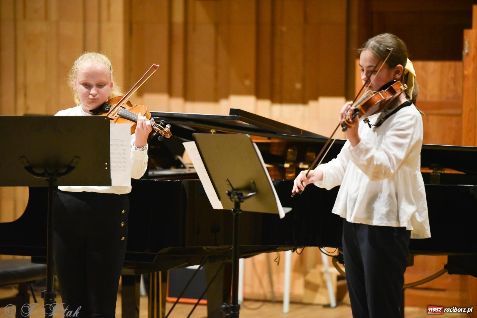 Zdjęcie w galerii na portalu naszraciborz.pl: Koncert Letni w raciborskiej szkole muzycznej wiadomości z regionu