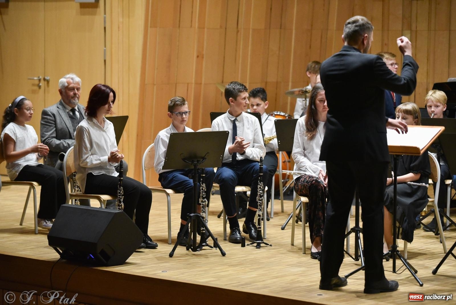 Zdjęcie w galerii na portalu naszraciborz.pl: Koncert Letni w raciborskiej szkole muzycznej wiadomości z regionu