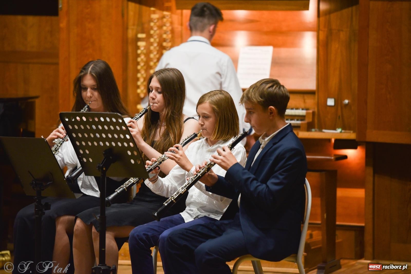 Zdjęcie w galerii na portalu naszraciborz.pl: Koncert Letni w raciborskiej szkole muzycznej wiadomości z regionu