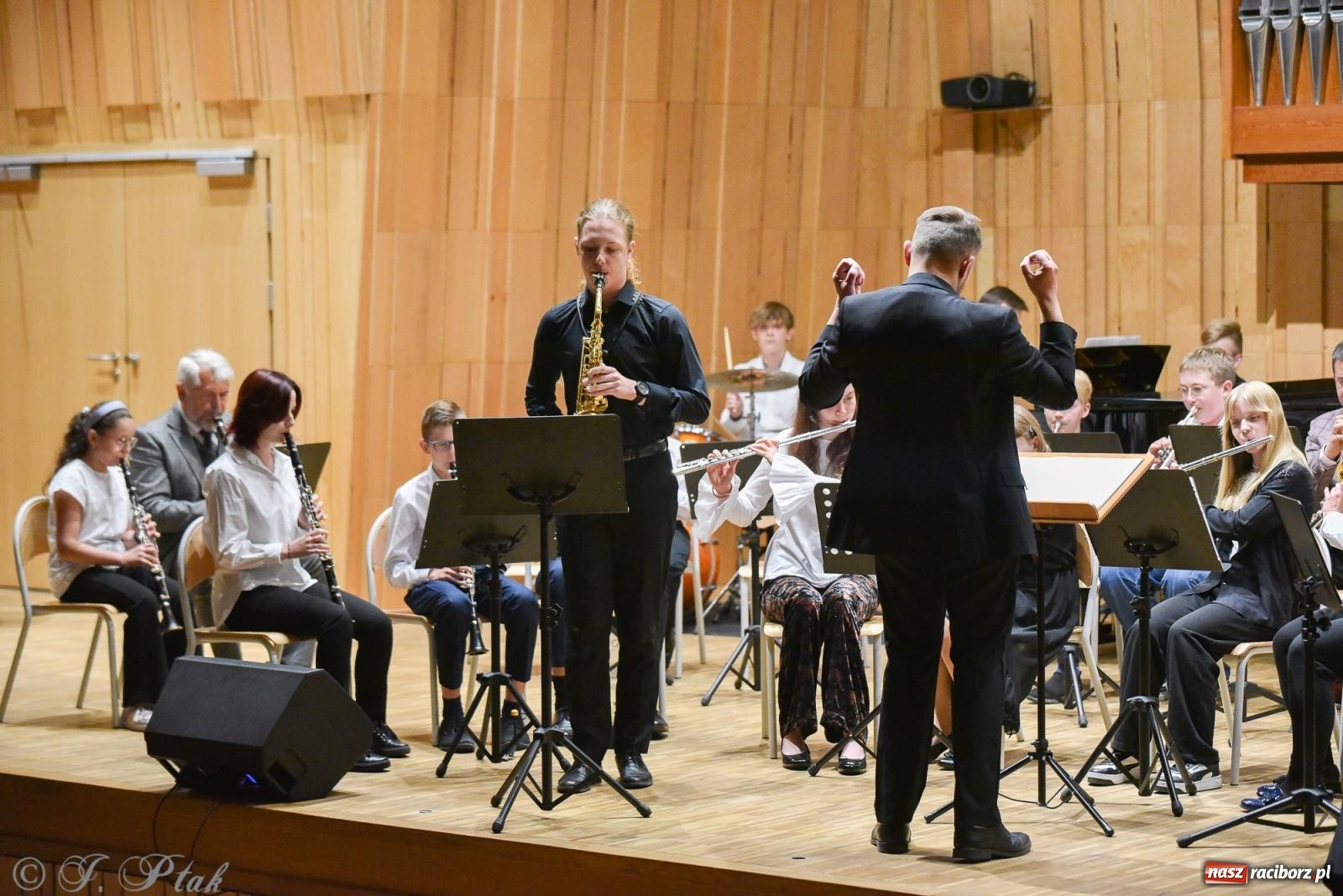 Zdjęcie w galerii na portalu naszraciborz.pl: Koncert Letni w raciborskiej szkole muzycznej wiadomości z regionu