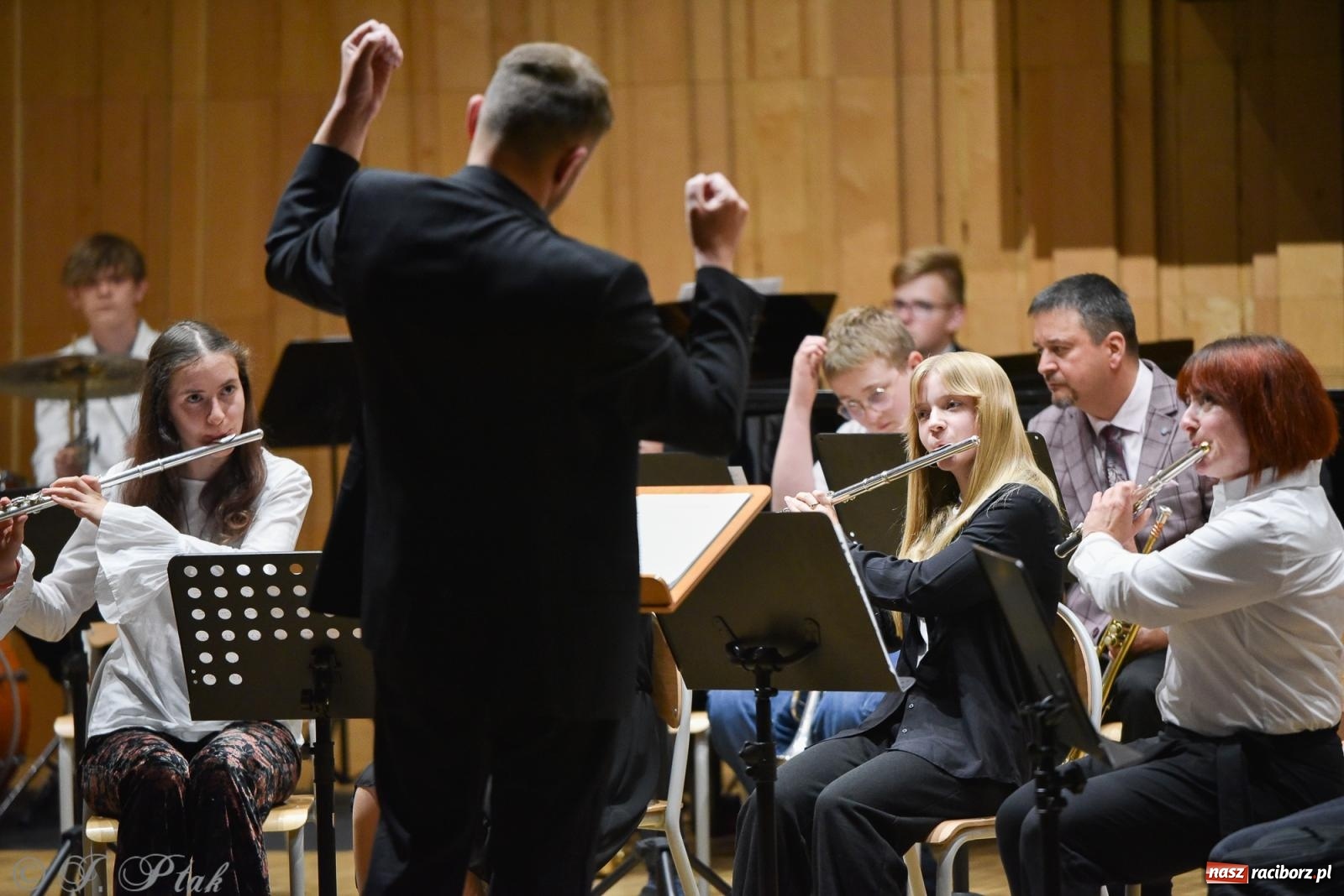 Zdjęcie w galerii na portalu naszraciborz.pl: Koncert Letni w raciborskiej szkole muzycznej wiadomości z regionu