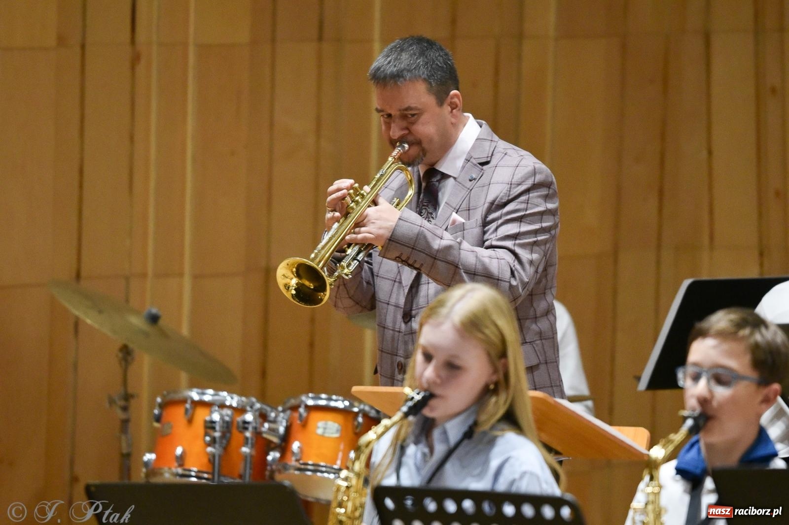 Zdjęcie w galerii na portalu naszraciborz.pl: Koncert Letni w raciborskiej szkole muzycznej wiadomości z regionu