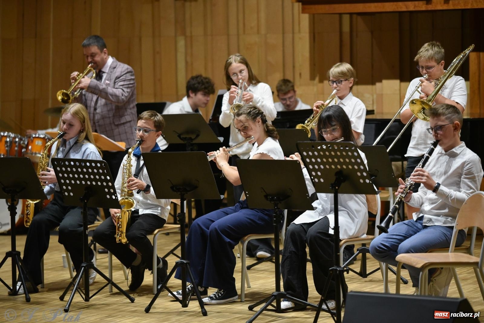 Zdjęcie w galerii na portalu naszraciborz.pl: Koncert Letni w raciborskiej szkole muzycznej wiadomości z regionu