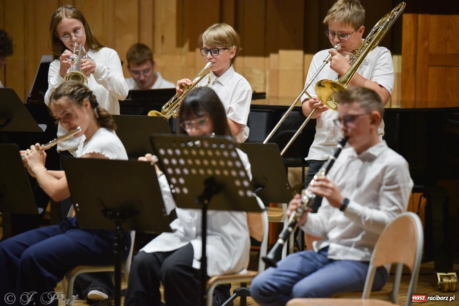 Zdjęcie w galerii na portalu naszraciborz.pl: Koncert Letni w raciborskiej szkole muzycznej wiadomości z regionu