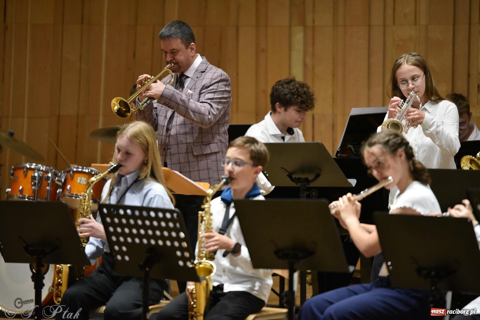 Zdjęcie w galerii na portalu naszraciborz.pl: Koncert Letni w raciborskiej szkole muzycznej wiadomości z regionu