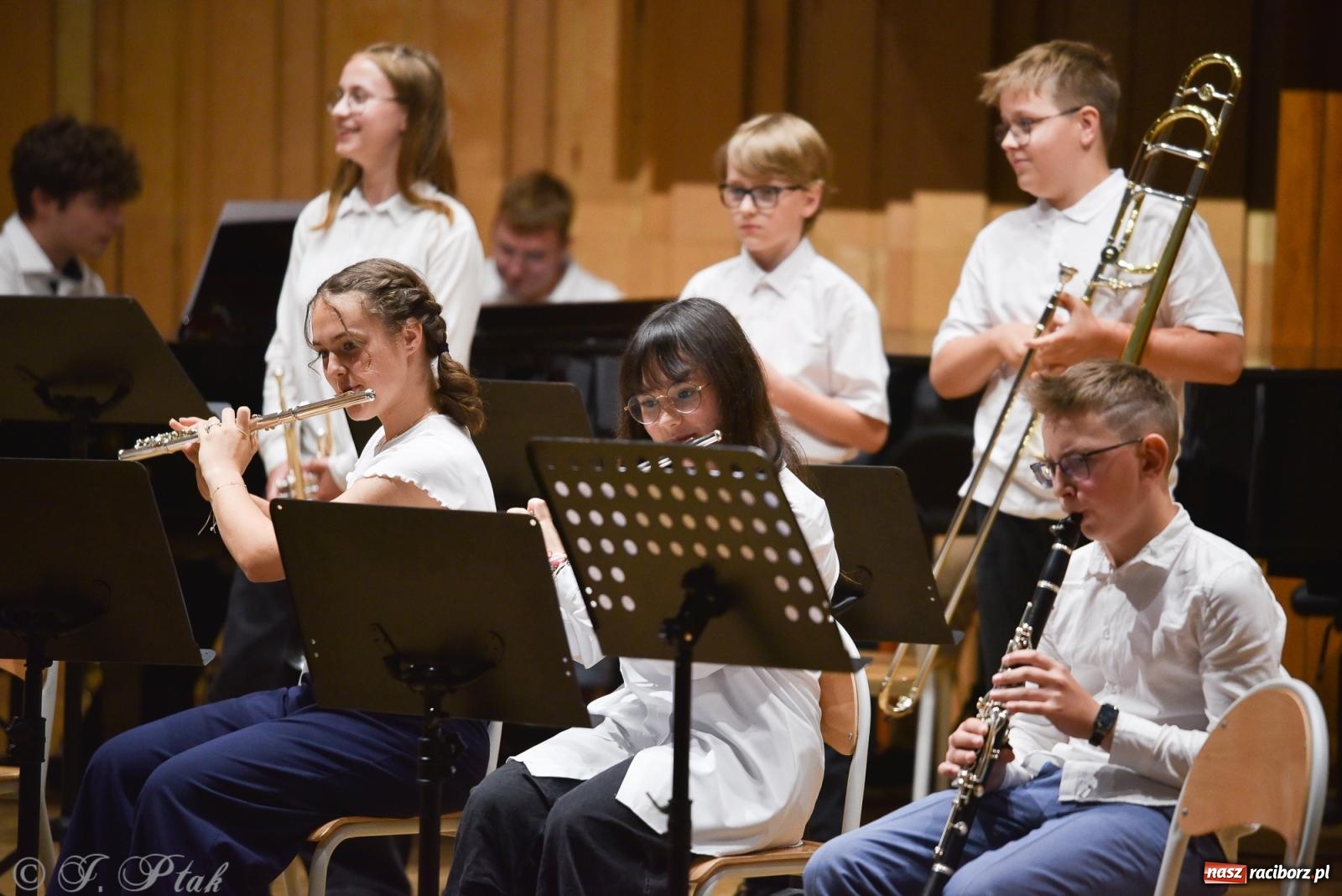 Zdjęcie w galerii na portalu naszraciborz.pl: Koncert Letni w raciborskiej szkole muzycznej wiadomości z regionu