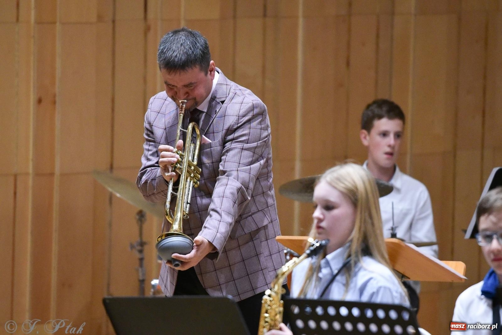 Zdjęcie w galerii na portalu naszraciborz.pl: Koncert Letni w raciborskiej szkole muzycznej wiadomości z regionu