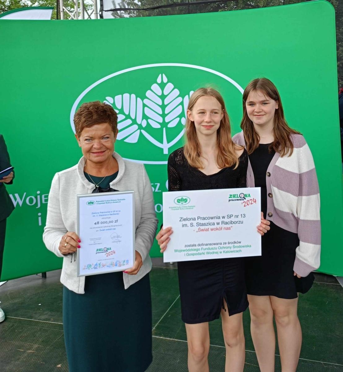 Zdjęcie w galerii na portalu naszraciborz.pl: Jubileusz 10. edycji Konkursu Zielona Pracownia. Wsparcie dla szkół z Raciborza wiadomości z regionu