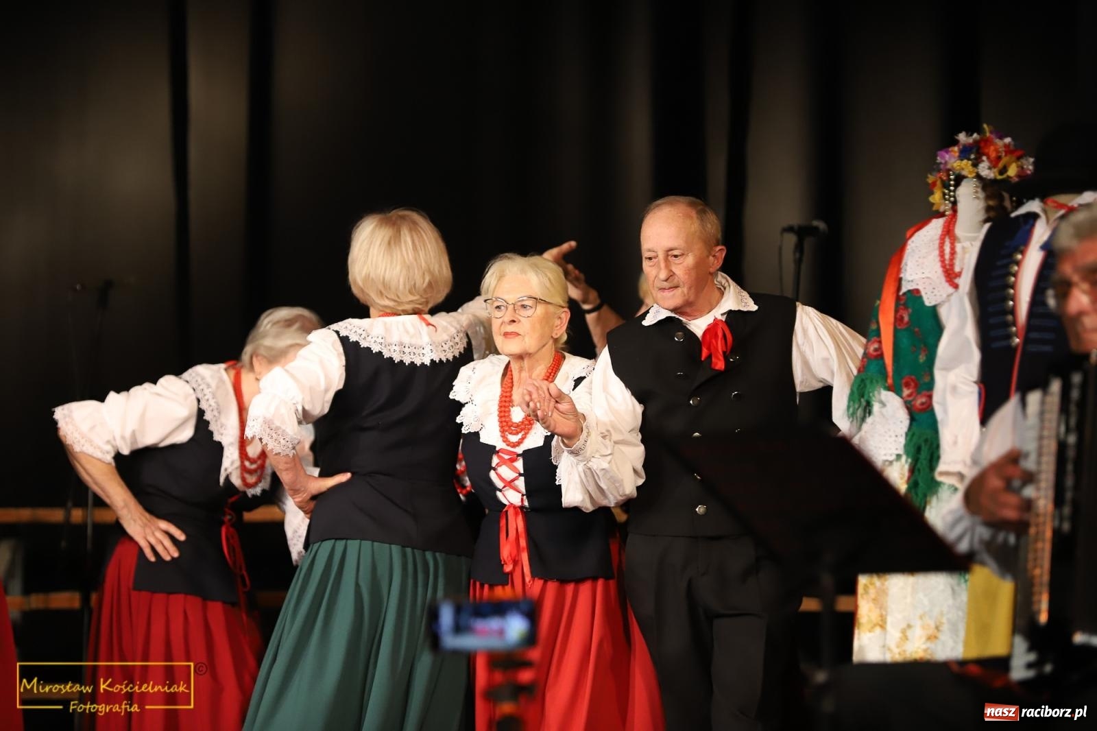 Zdjęcie w galerii na portalu naszraciborz.pl: Tańce i pieśni. Trojok Śląski w Strzesze [FOTO i WIDEO] wiadomości z regionu