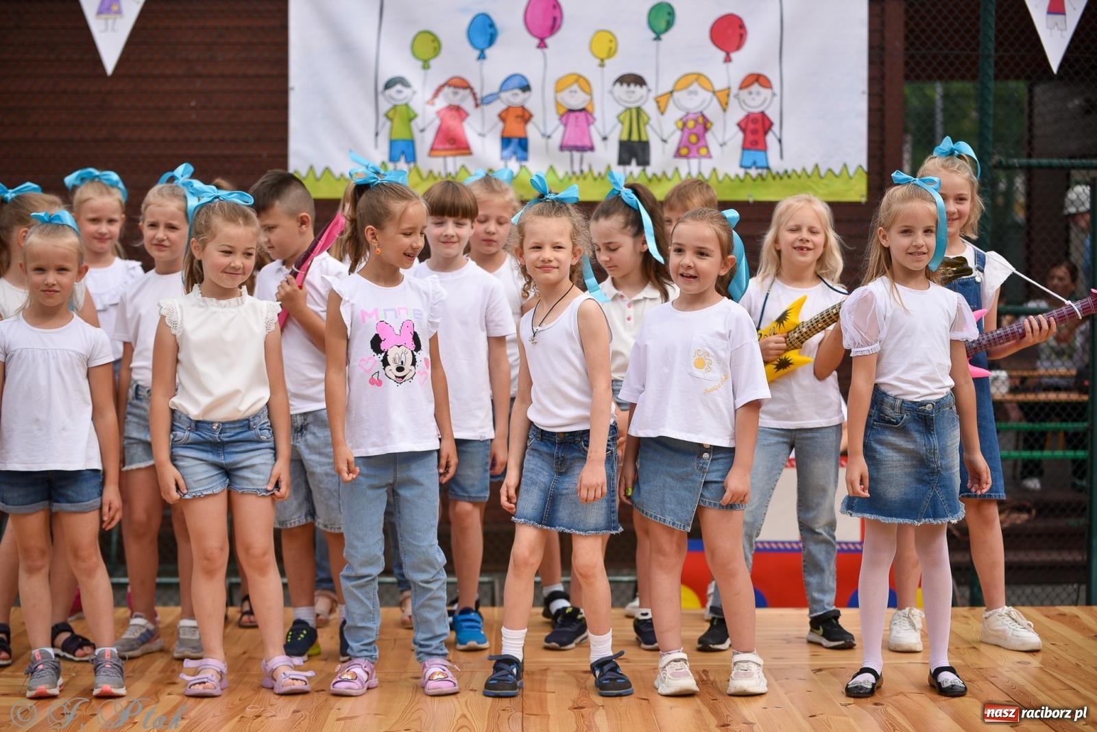 Zdjęcie w galerii na portalu naszraciborz.pl: Piętnastka festynem rodzinnym żegna rok szkolny wiadomości z regionu