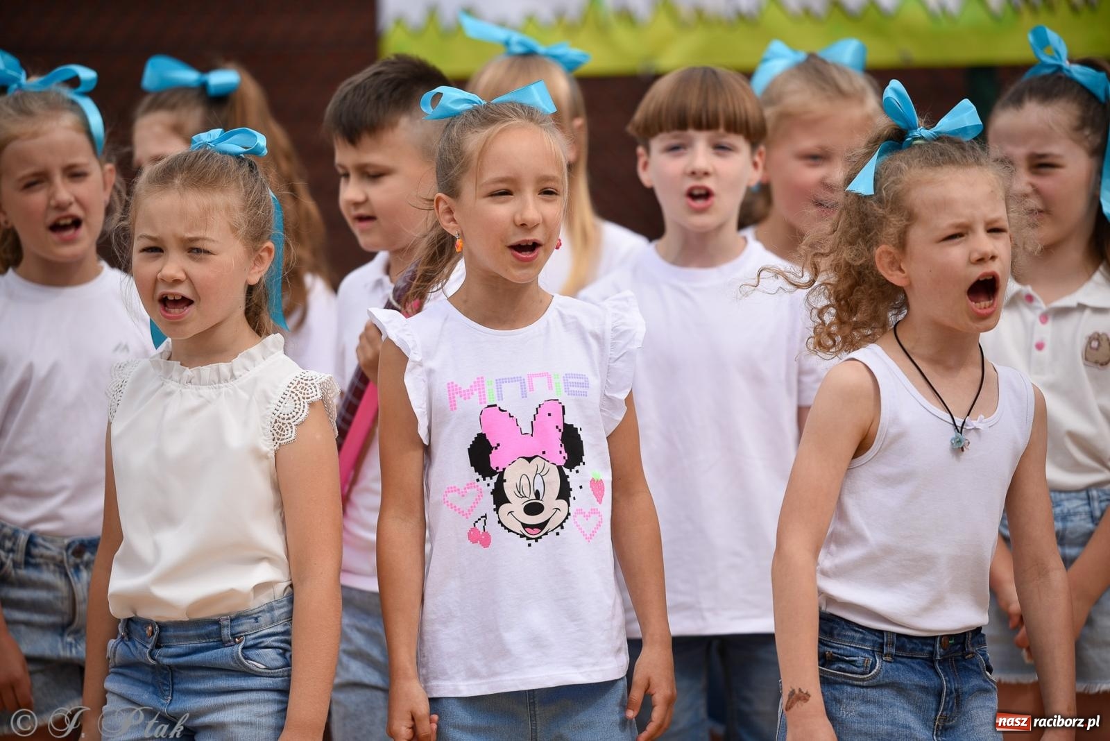 Zdjęcie w galerii na portalu naszraciborz.pl: Piętnastka festynem rodzinnym żegna rok szkolny wiadomości z regionu