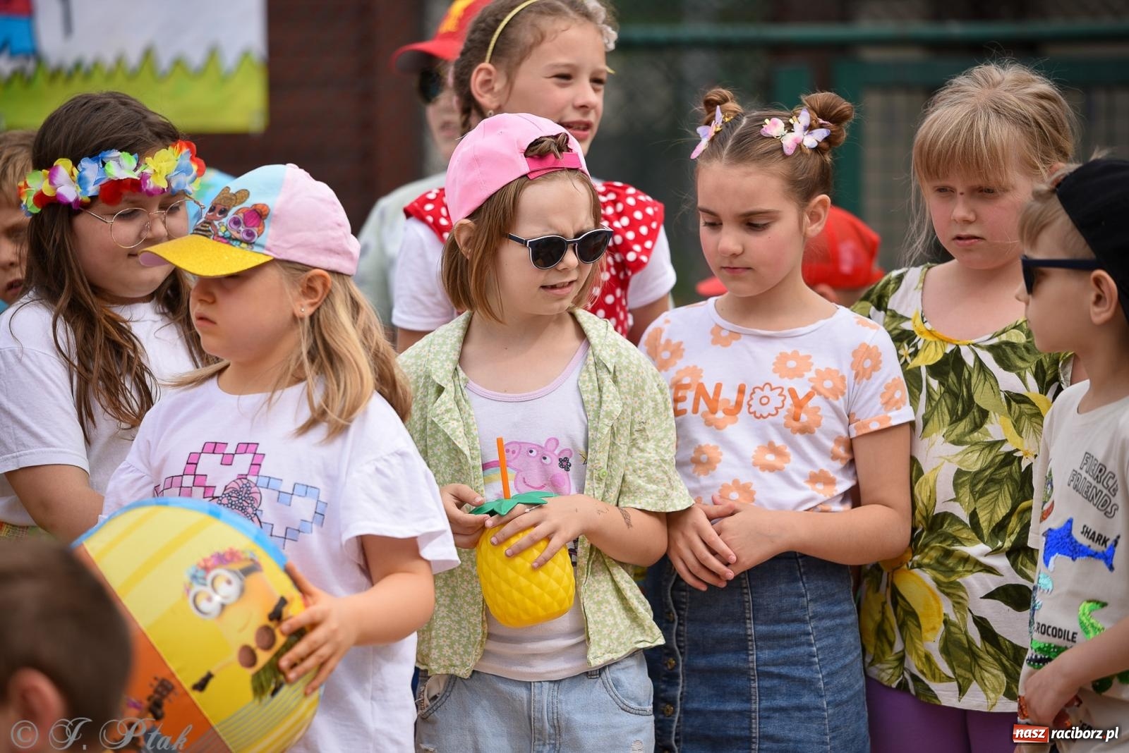 Zdjęcie w galerii na portalu naszraciborz.pl: Piętnastka festynem rodzinnym żegna rok szkolny wiadomości z regionu