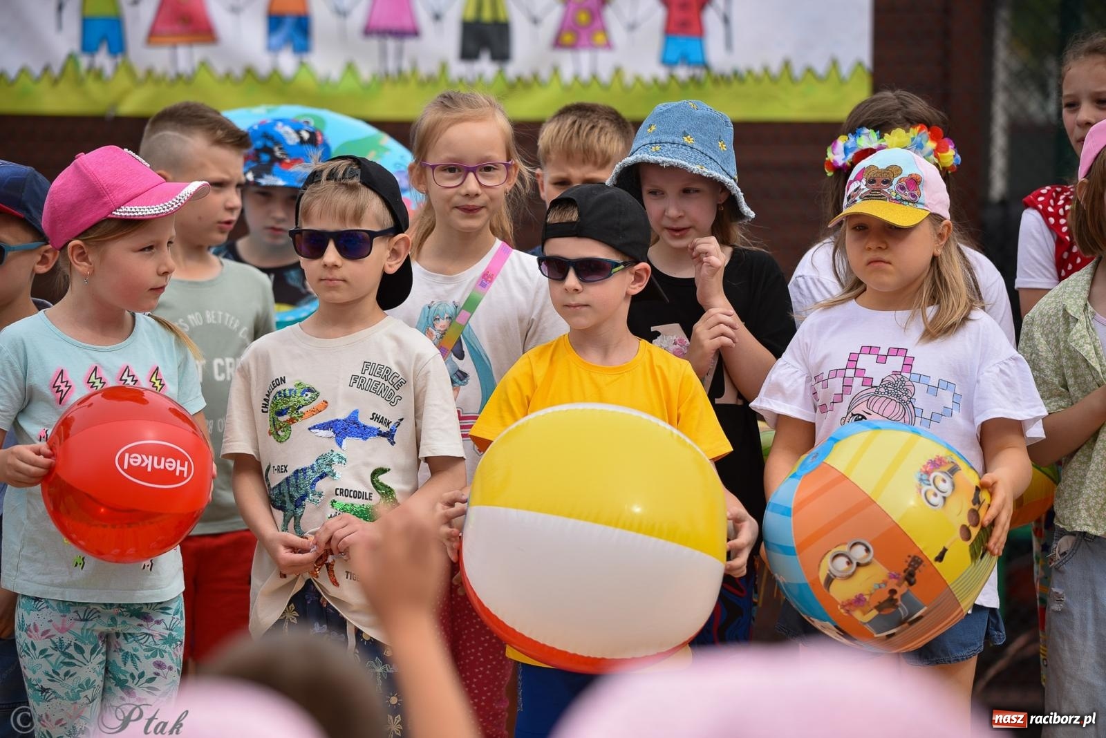 Zdjęcie w galerii na portalu naszraciborz.pl: Piętnastka festynem rodzinnym żegna rok szkolny wiadomości z regionu