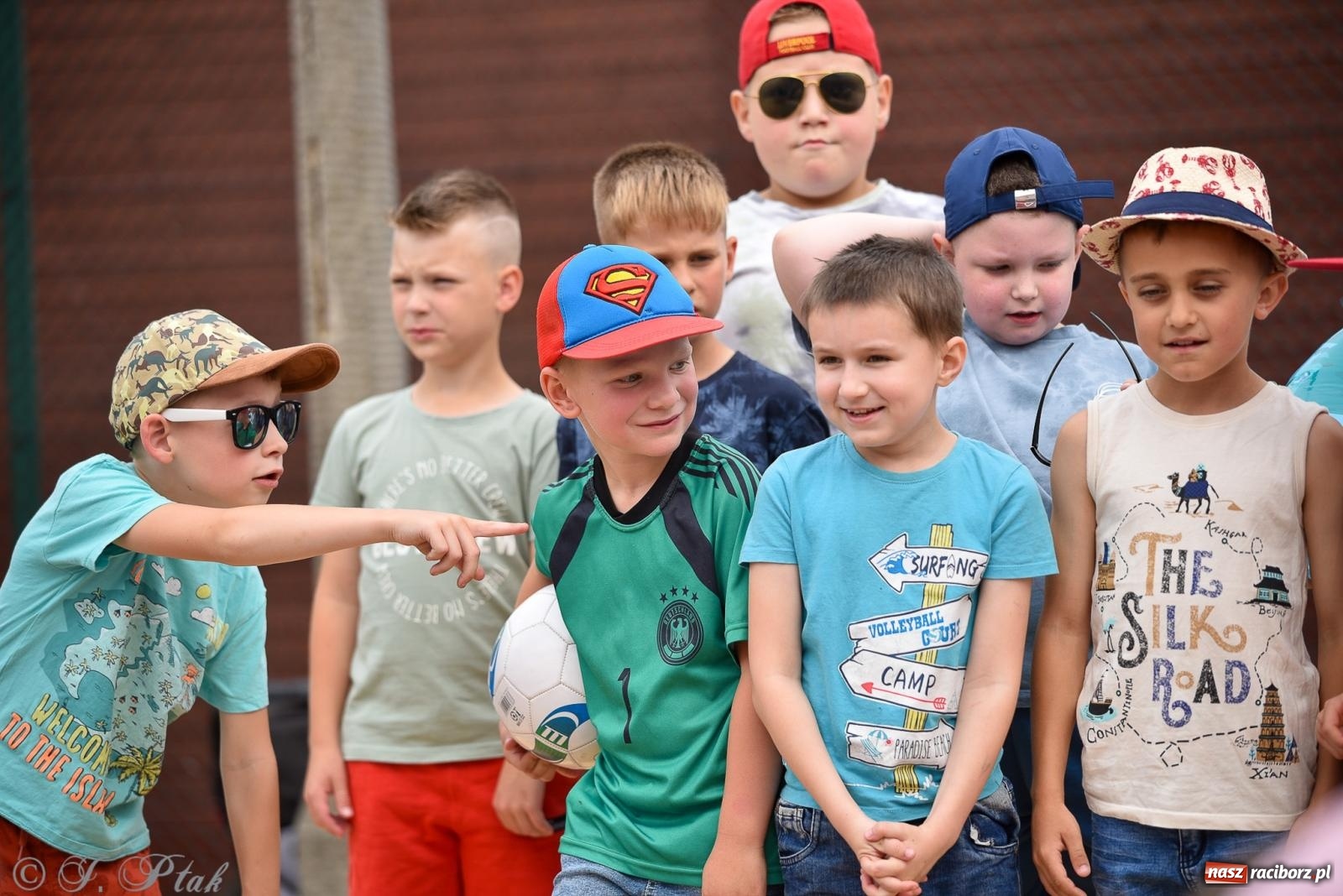Zdjęcie w galerii na portalu naszraciborz.pl: Piętnastka festynem rodzinnym żegna rok szkolny wiadomości z regionu
