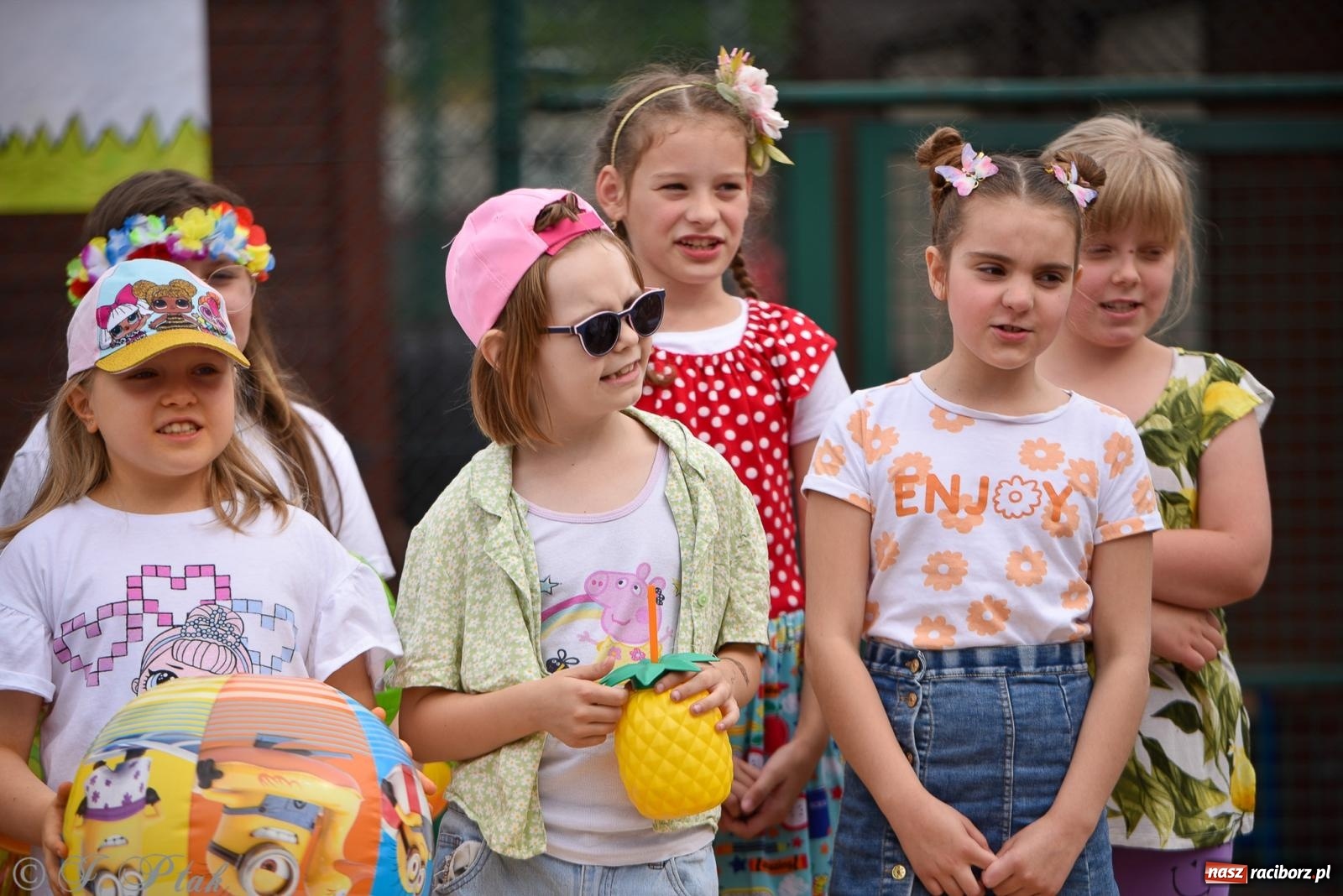 Zdjęcie w galerii na portalu naszraciborz.pl: Piętnastka festynem rodzinnym żegna rok szkolny wiadomości z regionu