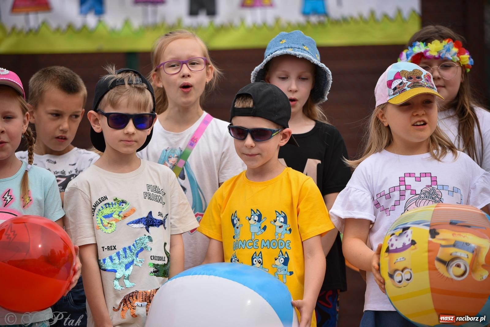 Zdjęcie w galerii na portalu naszraciborz.pl: Piętnastka festynem rodzinnym żegna rok szkolny wiadomości z regionu