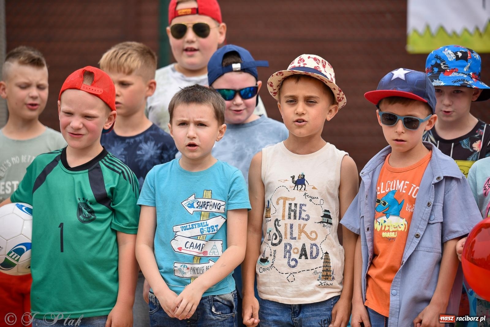 Zdjęcie w galerii na portalu naszraciborz.pl: Piętnastka festynem rodzinnym żegna rok szkolny wiadomości z regionu