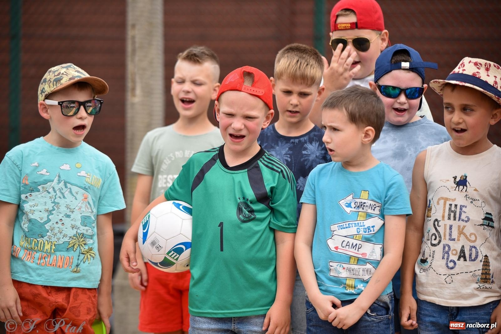 Zdjęcie w galerii na portalu naszraciborz.pl: Piętnastka festynem rodzinnym żegna rok szkolny wiadomości z regionu