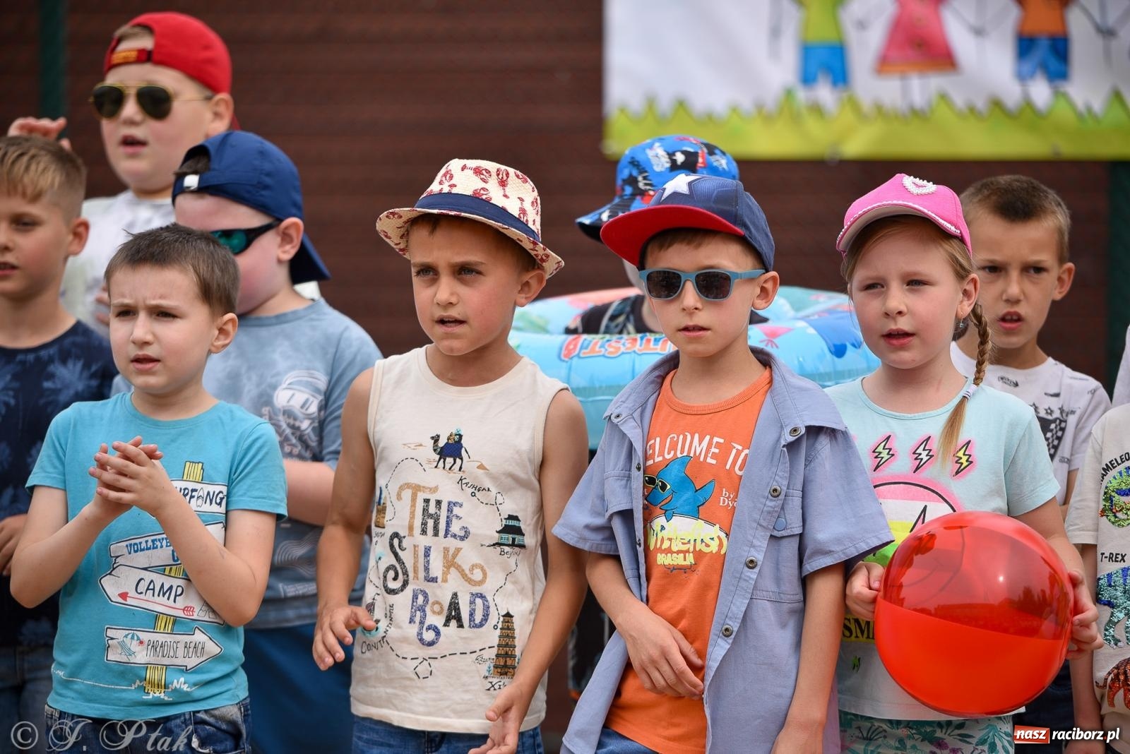 Zdjęcie w galerii na portalu naszraciborz.pl: Piętnastka festynem rodzinnym żegna rok szkolny wiadomości z regionu