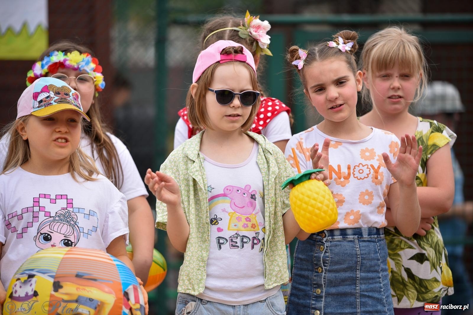 Zdjęcie w galerii na portalu naszraciborz.pl: Piętnastka festynem rodzinnym żegna rok szkolny wiadomości z regionu