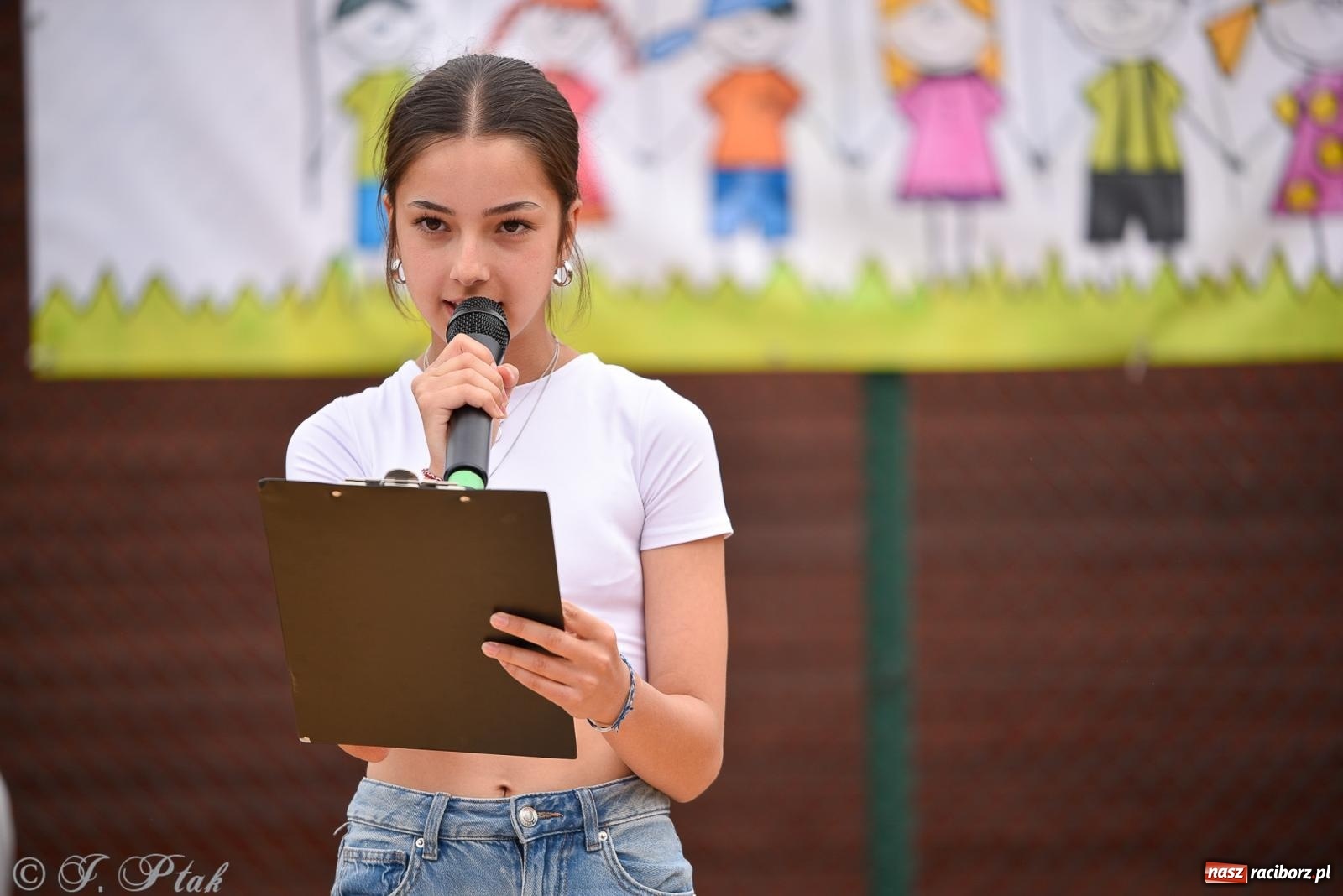 Zdjęcie w galerii na portalu naszraciborz.pl: Piętnastka festynem rodzinnym żegna rok szkolny wiadomości z regionu