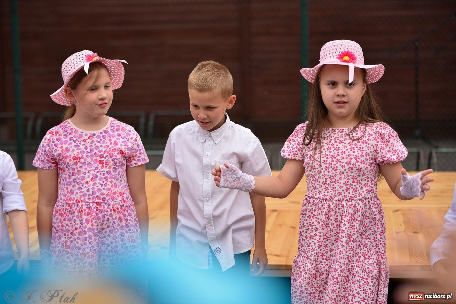 Zdjęcie w galerii na portalu naszraciborz.pl: Piętnastka festynem rodzinnym żegna rok szkolny wiadomości z regionu