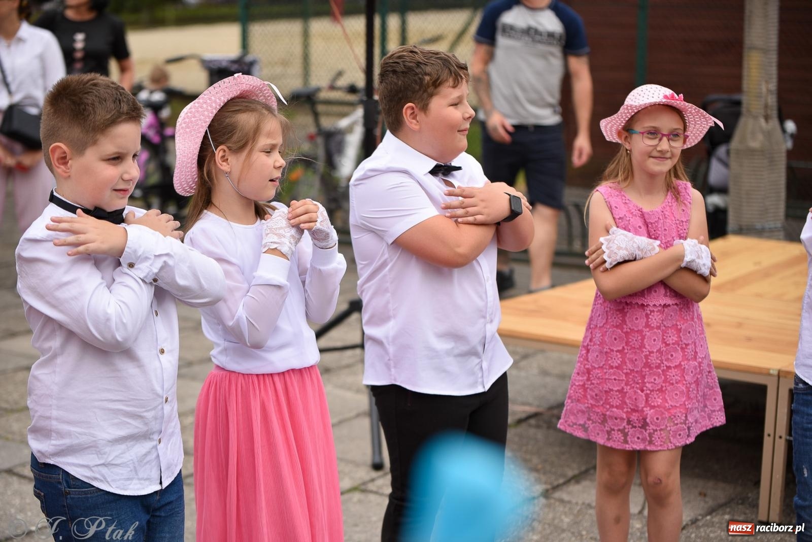 Zdjęcie w galerii na portalu naszraciborz.pl: Piętnastka festynem rodzinnym żegna rok szkolny wiadomości z regionu