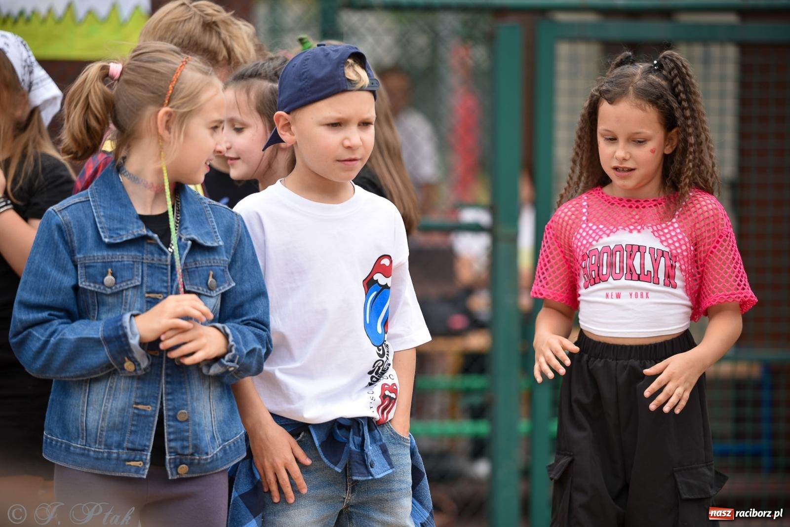 Zdjęcie w galerii na portalu naszraciborz.pl: Piętnastka festynem rodzinnym żegna rok szkolny wiadomości z regionu