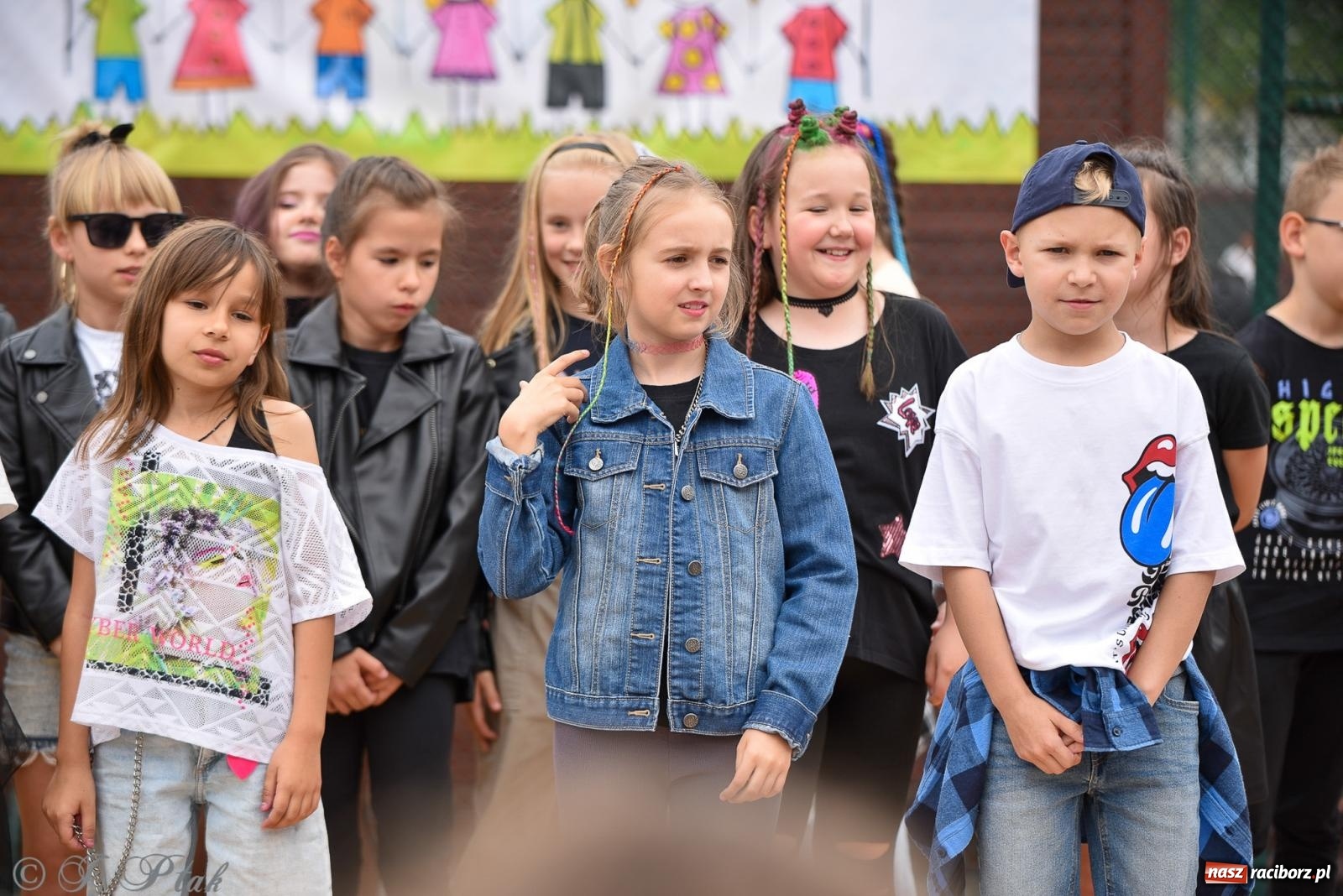 Zdjęcie w galerii na portalu naszraciborz.pl: Piętnastka festynem rodzinnym żegna rok szkolny wiadomości z regionu