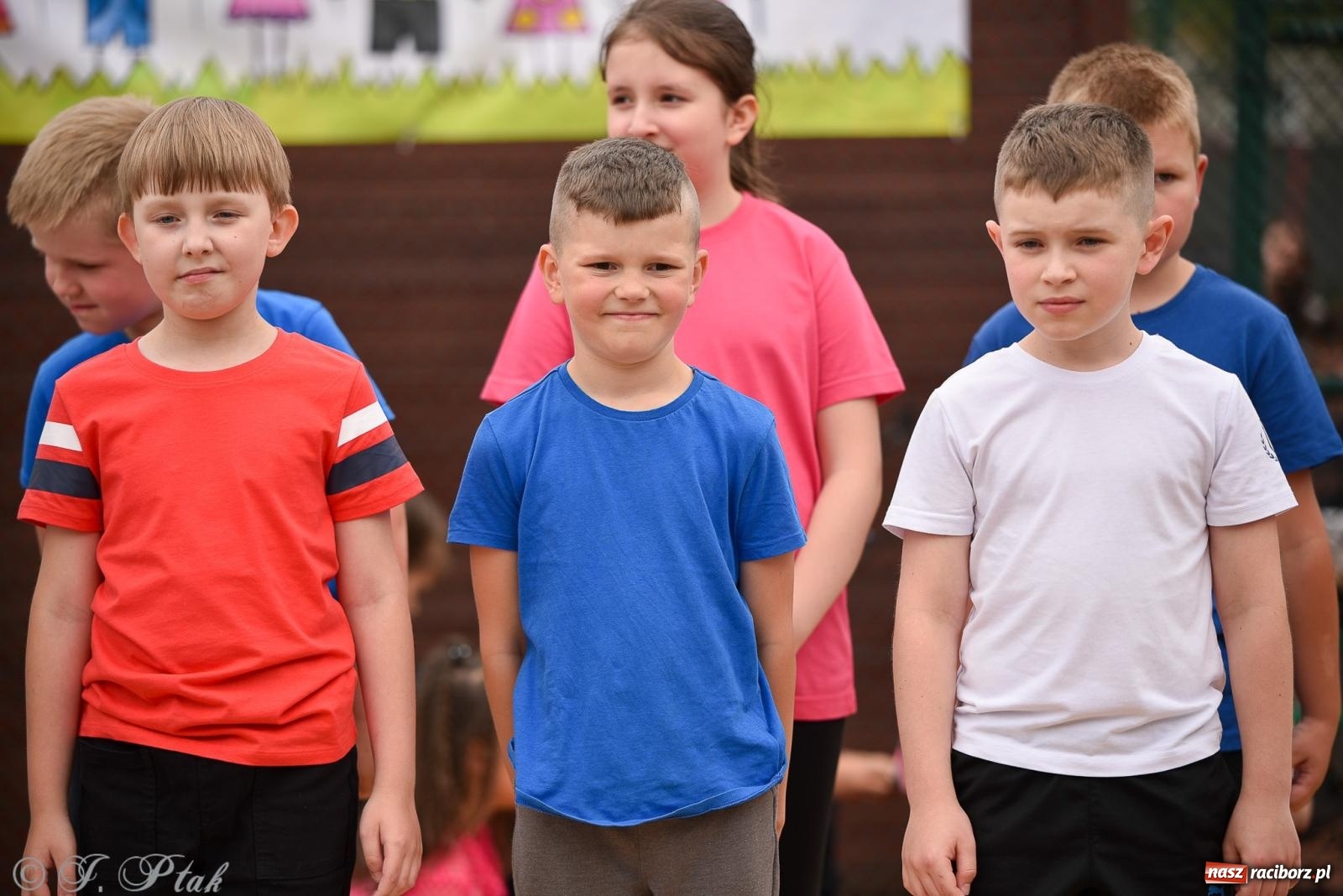 Zdjęcie w galerii na portalu naszraciborz.pl: Piętnastka festynem rodzinnym żegna rok szkolny wiadomości z regionu