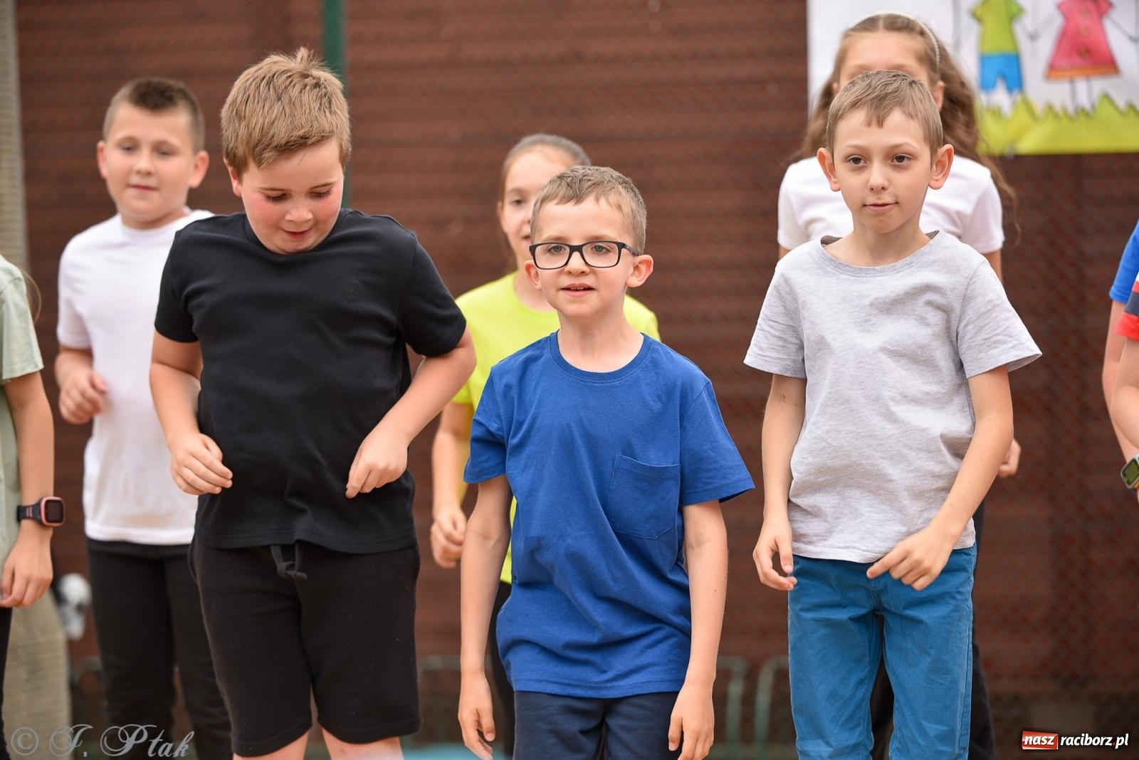 Zdjęcie w galerii na portalu naszraciborz.pl: Piętnastka festynem rodzinnym żegna rok szkolny wiadomości z regionu