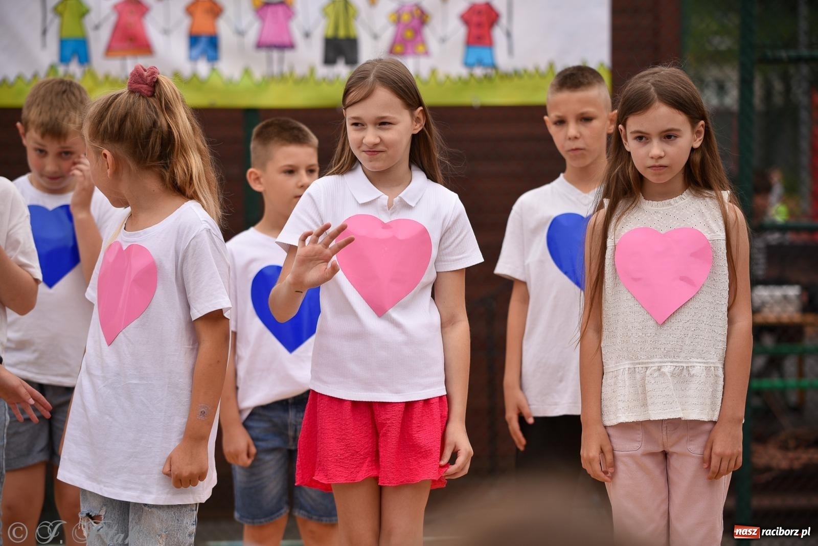 Zdjęcie w galerii na portalu naszraciborz.pl: Piętnastka festynem rodzinnym żegna rok szkolny wiadomości z regionu